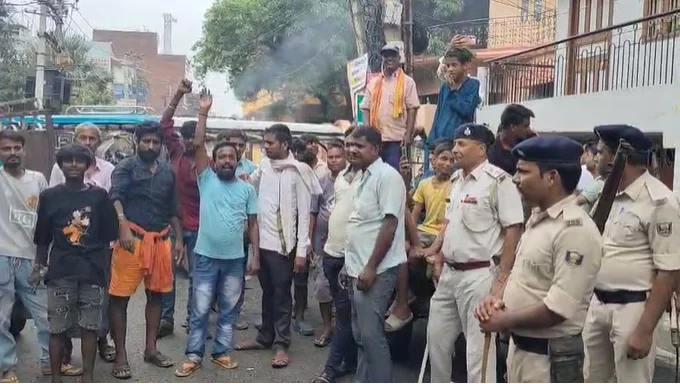 people protest in danapur