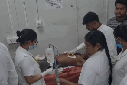 जख्मी युवक को पीएमसीएच रेफर किया गया।