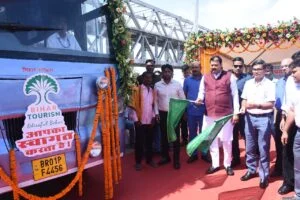 पर्यटन घाट से कंगन घाट तक का नजारा देख सकेंगे पर्यटक।