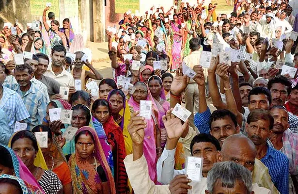 बिहार विधानसभा चुनाव में मतदान।