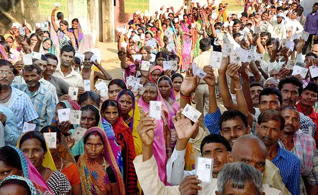 बिहार विधानसभा चुनाव में मतदान।